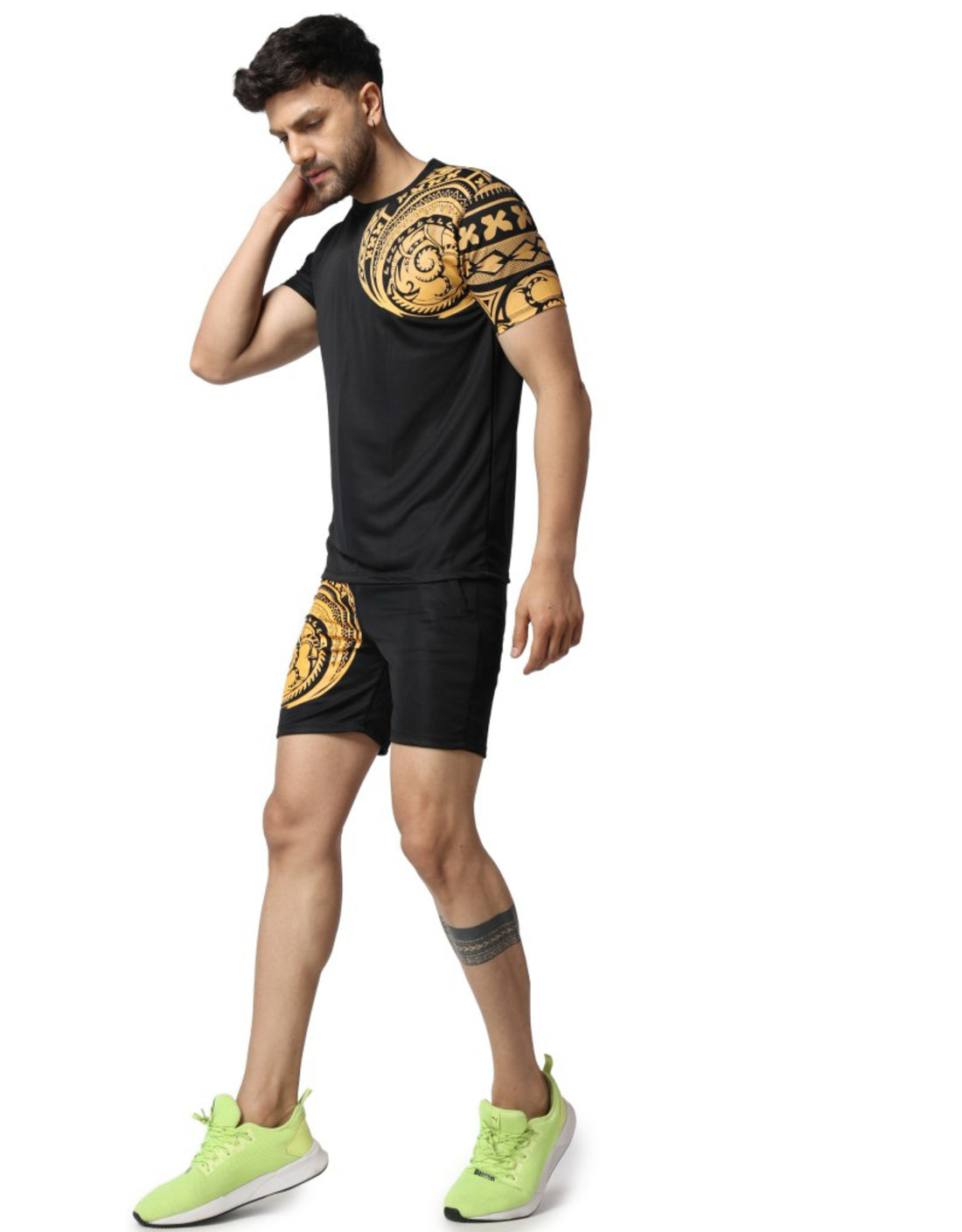 Kunzie Men’s fabulous black T-Shirt With Short